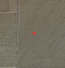 Load image into Gallery viewer, ❌RESERVADO❌ Buen Terreno de venta en Adelanto California - 5 Acres - cerca de el 395 - Pagos disponible (pin 9087)