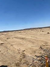 Load image into Gallery viewer, ❌SOLD/VENDIDO❌ Muy Buen Terreno de venta en Adelanto California - 2.32 Acres - cerca de el 395 - Pagos disponible (pin:8027)